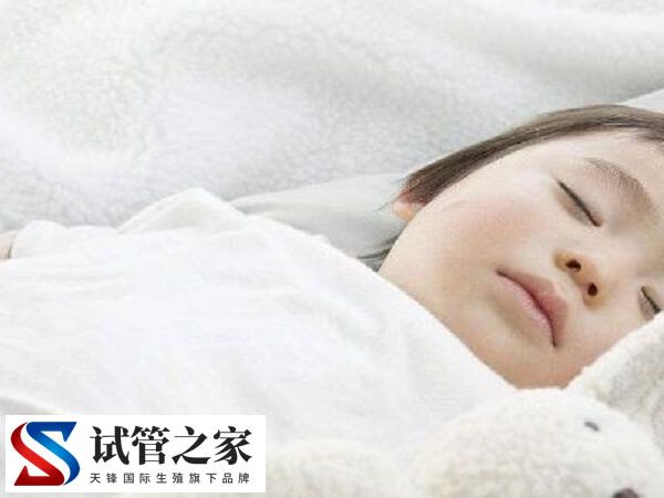 宝宝容貌变化的几个阶段(图1)